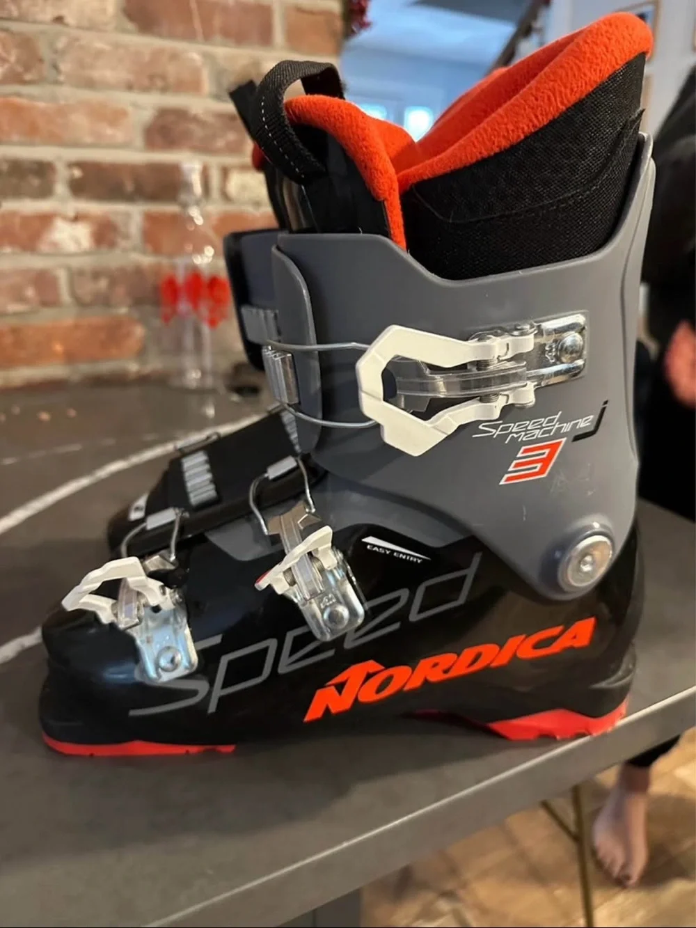 Kids' Ski Boot - Black & Red
